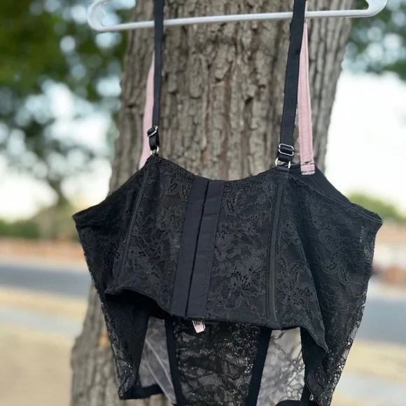 Victoria's Secret Black Lace Bustier with Pink Details - Picture 5 of 8